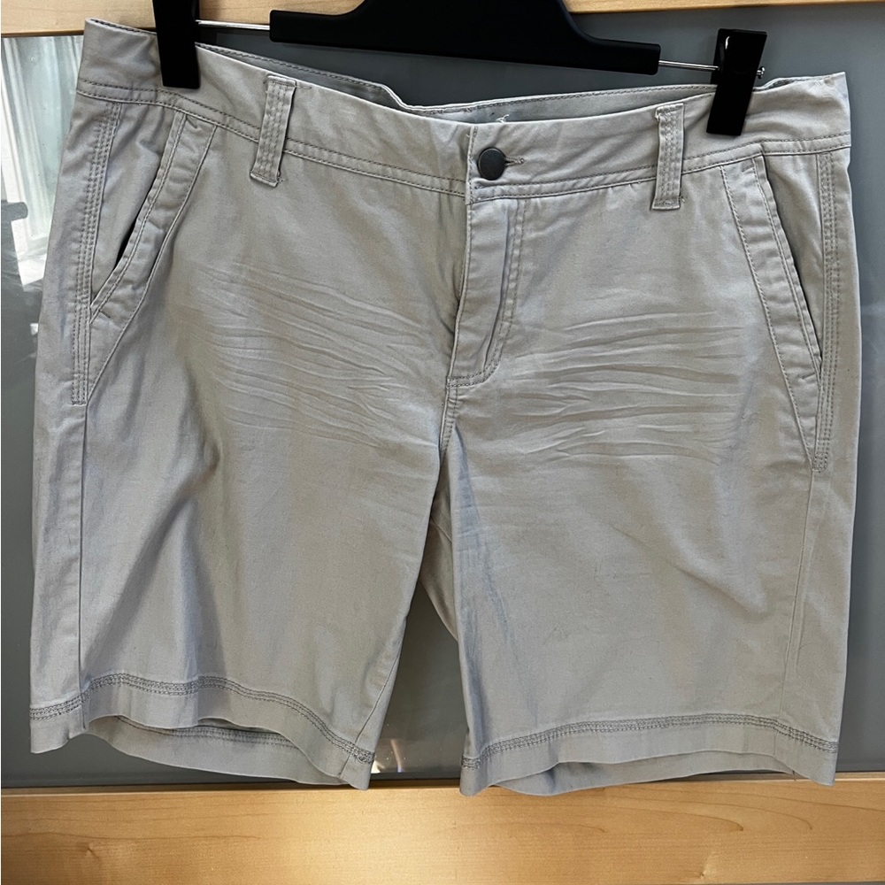 BKE Payton bermuda light grey shorts sz 30